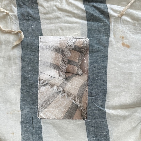 PiuBelle Linen King Sheet Set Striped Blue and White
NEW NEVER USED - Picture 5 of 6